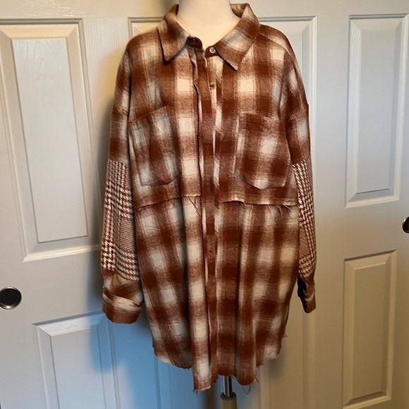 🥳HP🥳 FATE Plaid Two Tone Oversized Shacket - Picture 3 of 11